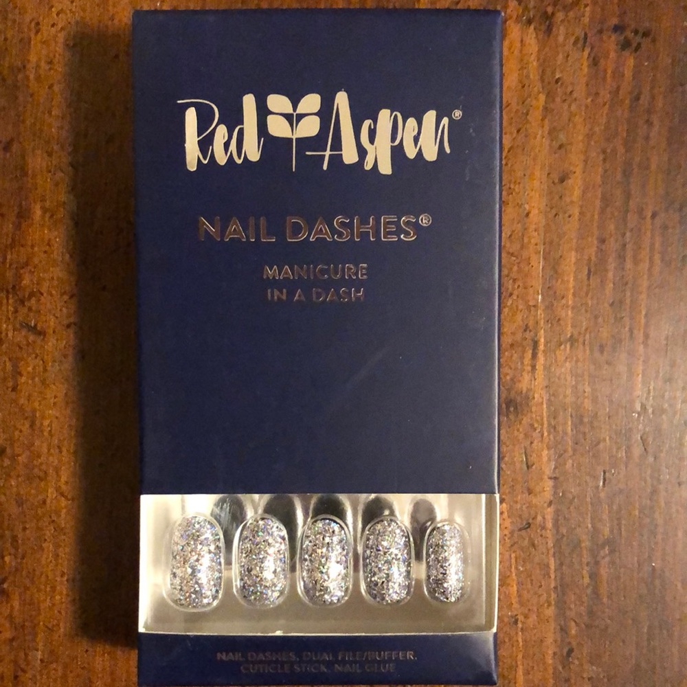 Red Aspen Nail Dashes Skylar Skis